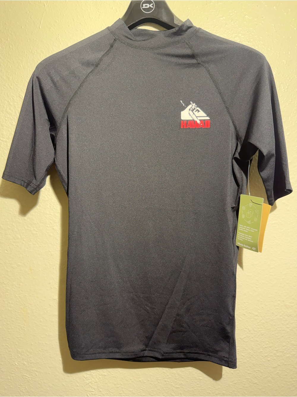 Quiksilver Black Tag Rash Guard/Sport Tee